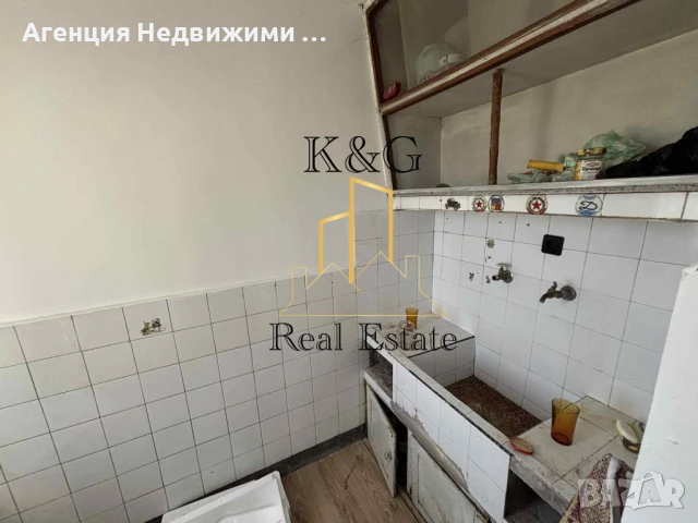 Тухлена на плоча къща в кв " Житница " , снимка 4 - Къщи - 50936003