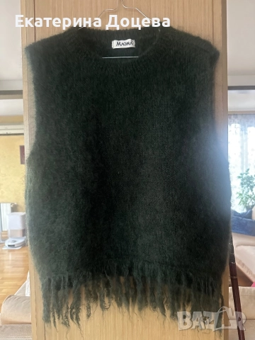 Тъмнозелен пуловер мохер, без ръкав, с ресни