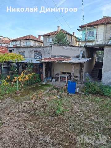Продава се от собственик етаж от къща с гараж в гр.Ловеч кв.Гозница, снимка 17 - Къщи - 52241974