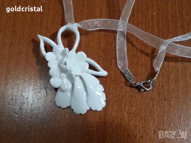 Стар порцелан колие медальон 