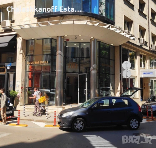 Tърговско помещение 119 кв.м. на две нива в идеалния център, снимка 4 - Магазини - 53838808