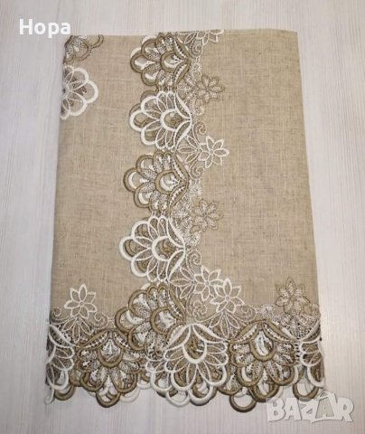 Каре за маса лен с Брюкселска дантела , снимка 2 - Покривки за маси - 41703478
