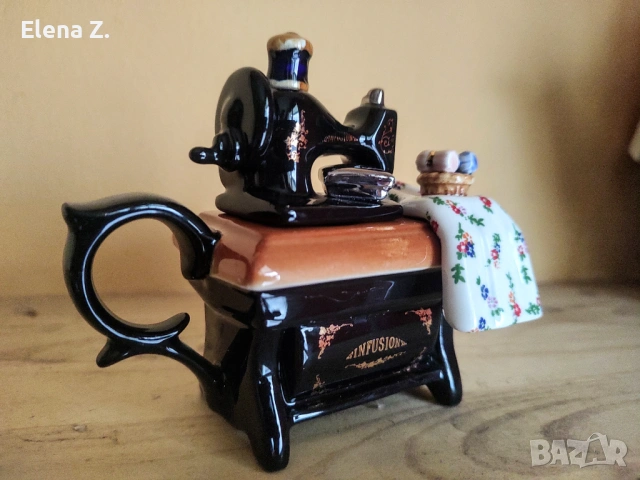 Малък чайник – шевна машина Infusion Пол Кардю, снимка 3 - Декорация за дома - 53244135