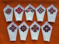Разнообразни ръчно бродирани копринени кърпички с български шевици, снимка 1 - Ръчно изработени сувенири - 41248142
