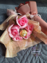 Бюджетни букети от сапунени рози и бонбон , снимка 1 - Подаръци за жени - 44533486