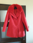 Червено палто, снимка 5