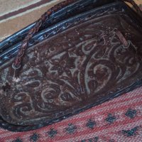Стара дамска кожена чантичка ръчна маисторска изработка с красиви флорални орнаменти 38777, снимка 1 - Колекции - 41696825