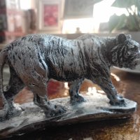 порцеланова статуетка на тигър, снимка 1 - Статуетки - 41836336