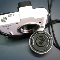 Nikon V1 - бял фотоапарат - макет, снимка 5 - Фотоапарати - 39672968