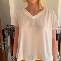 Нова блуза тениска в бяло с етикет, снимка 2 - Тениски - 40573377