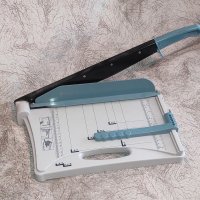 Нож за рязане на хартия гилотина, снимка 1 - Други машини и части - 41188331