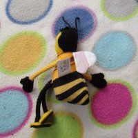 Плюшена играчка Пчеличка от МакДоналдс, снимка 3 - Плюшени играчки - 44357788