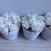 Сватбени кашпи с 9 броя бели сапунени рози, снимка 3 - Декорация за дома - 41672198