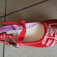 Детски обувки червен цвят , снимка 1 - Детски обувки - 41263402