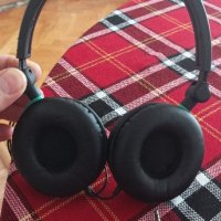 аудио слушалки akg k518le, снимка 1 - Слушалки и портативни колонки - 42559186