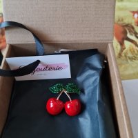 Стилна брошка "Черешки"- CHERRY Brooch, снимка 1 - Други - 38653369