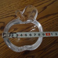Пепелник от дебело стъкло с форма на ябълка-387гр, снимка 2 - Колекции - 35887165