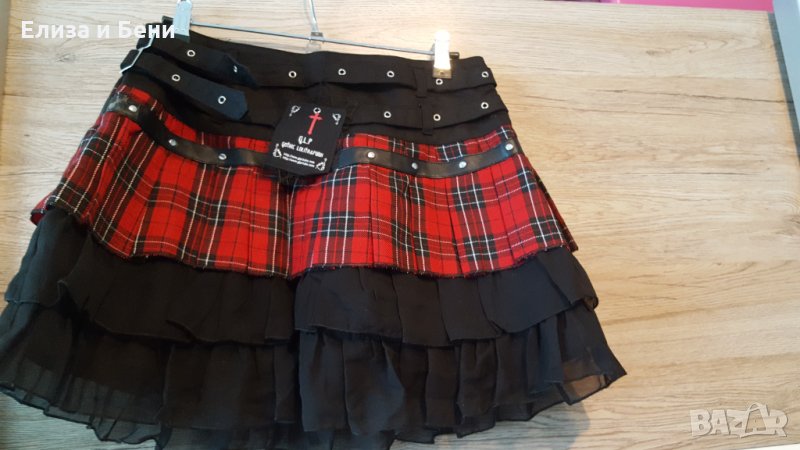 Готик пънк пола каре дантела, 3 ката, с етикет нова, снимка 1