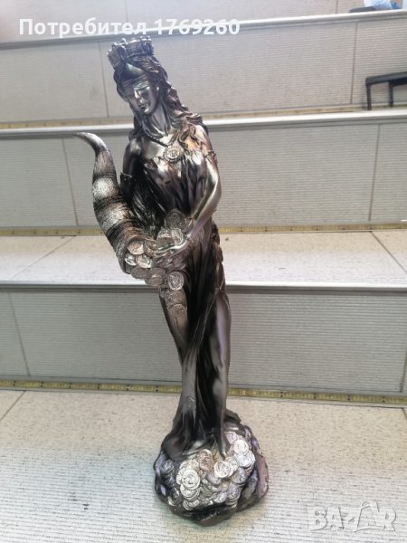 Продавам голяма статуетка Фортуна! , снимка 1