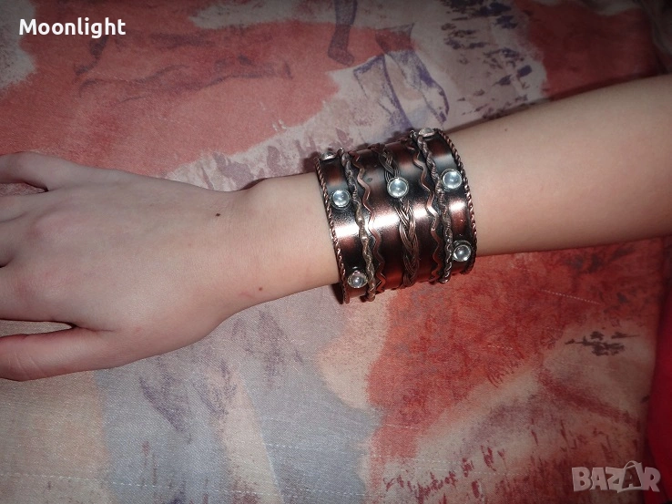 Твърда гривна, снимка 1