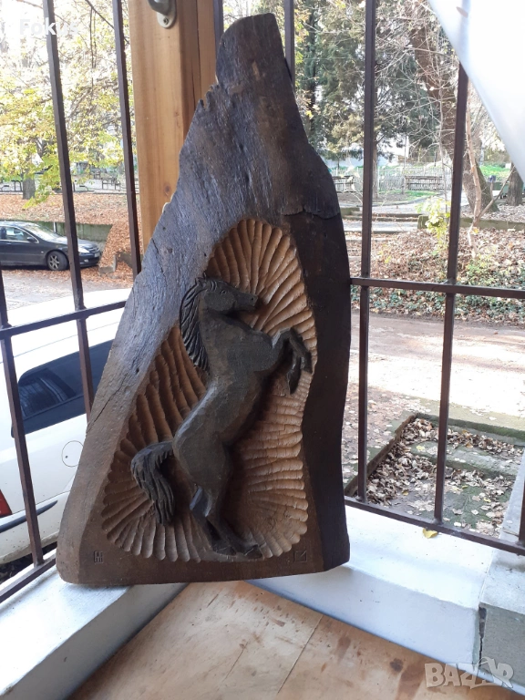 Уникална стара авторска дърворезба за стена - кон -подписана, снимка 1