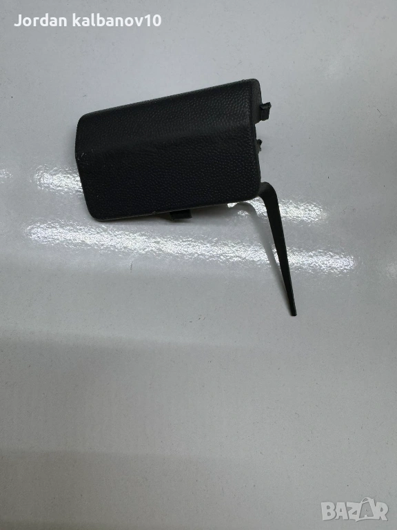 Капачка за куката за теглене на Фолксваген Кади Vw Caddy само за 15Eur. 2k0807241, снимка 1