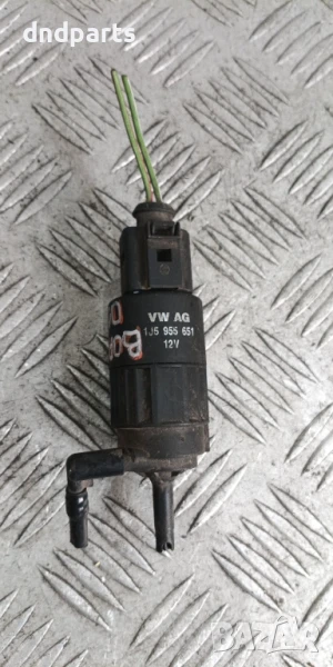Помпичка чистачки VW Bora 2001г.	, снимка 1