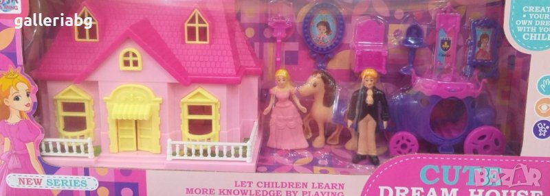 Комплект къщичка + 2 фигурки, конче и каляска , снимка 1