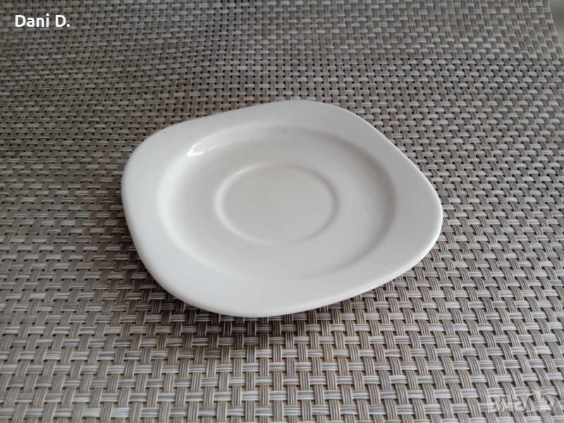 малки порцеланови чинийки, снимка 1