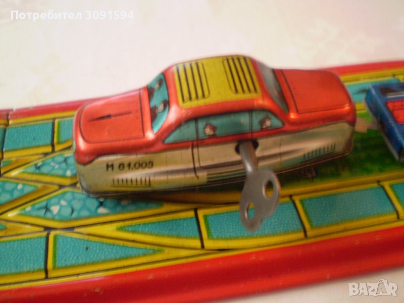 механичен тенекиен влак с писта Унгария 60-те Години, снимка 1