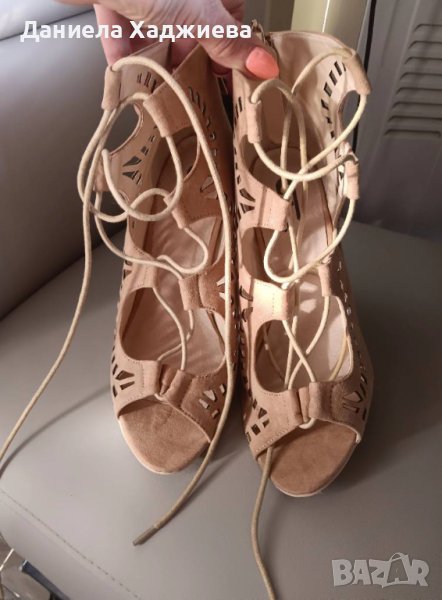 Бежови естревагантни сандали 38 номер, снимка 1