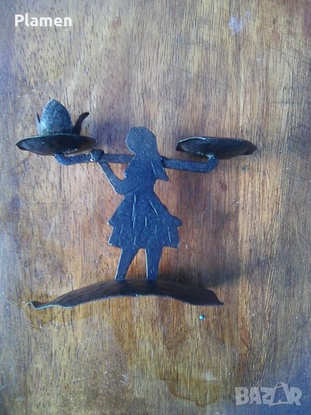 Кован стар битов свещник жена с кобилица, снимка 1