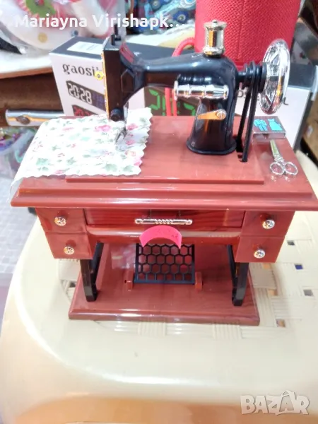 Продавам шевна машина,сувенир,музикална кутиика за бижута., снимка 1