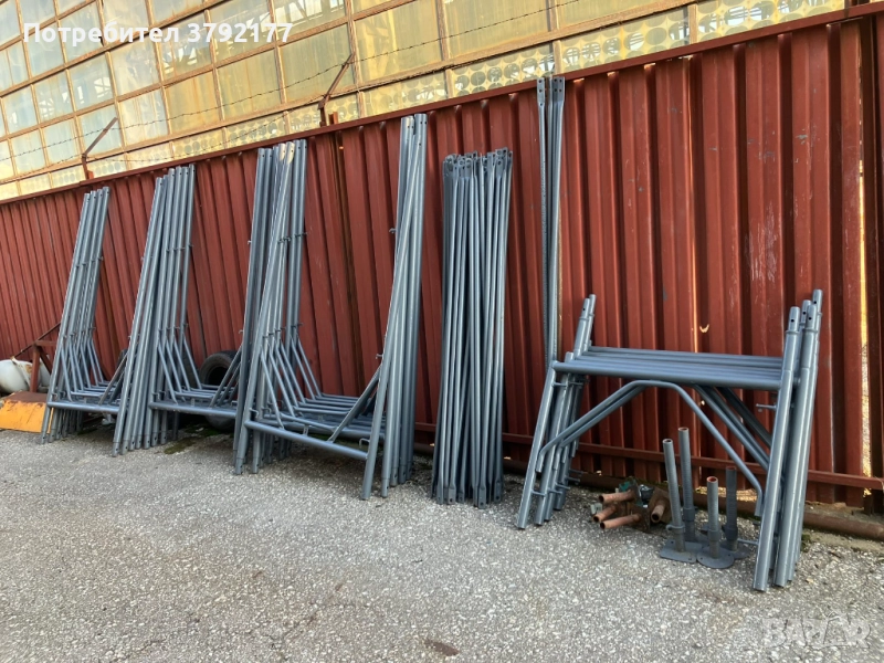 Употребявано италианско рамково фасадно скеле Dalmine FAP 40 кв.м., снимка 1