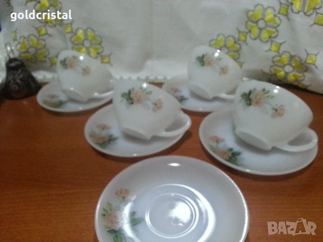 Френски аркопал чаши за чай , снимка 5 - Антикварни и старинни предмети - 41846551