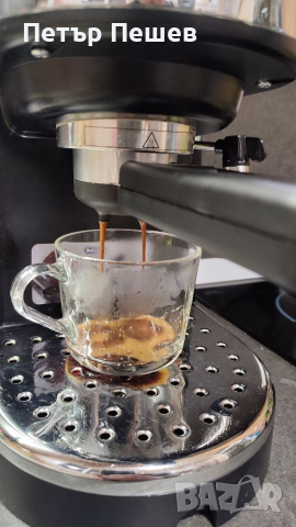 Кафемашина Delonghi Ec271.b перфектно еспресо кафе крема цедка 1100w Делонги, снимка 3 - Кафемашини - 36322008