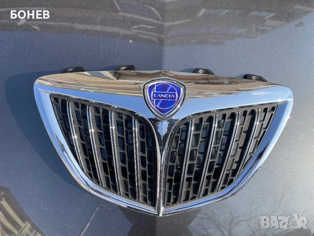 Решетка LANCIA DELTA 3