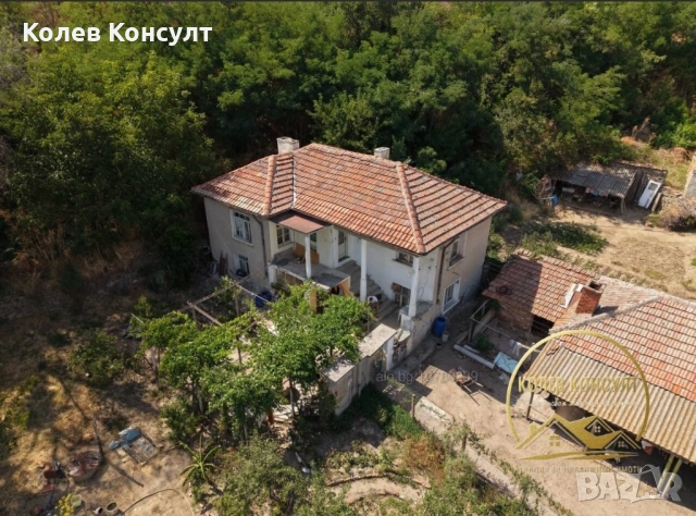 Продава къща с. Левка 