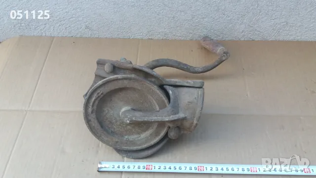 масивна отлична машинка за мелене на царевица , снимка 12 - Антикварни и старинни предмети - 48816826