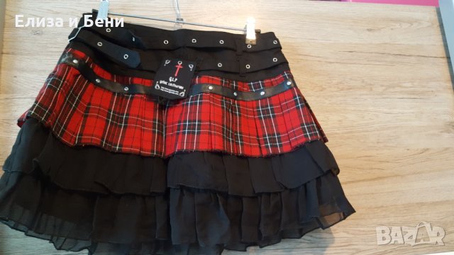 Готик пънк пола каре дантела, 3 ката, с етикет нова, снимка 1