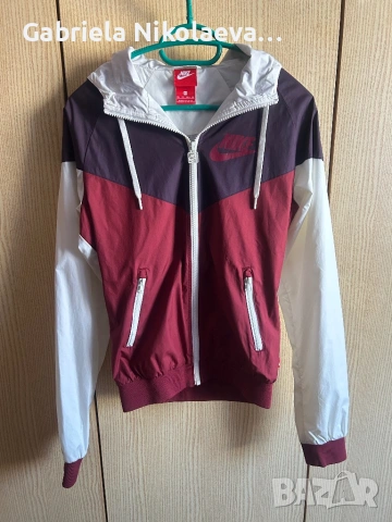 Дамско яке ветровка Nike