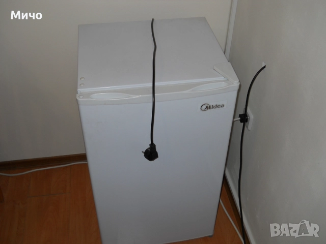 Продавам Хладилник МИДЕЯ 92 L