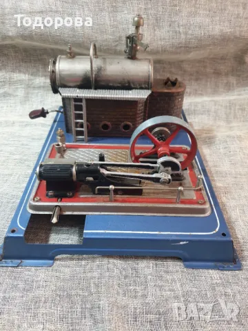 Старинен действащ модел  на парна машина, снимка 2 - Антикварни и старинни предмети - 47728579