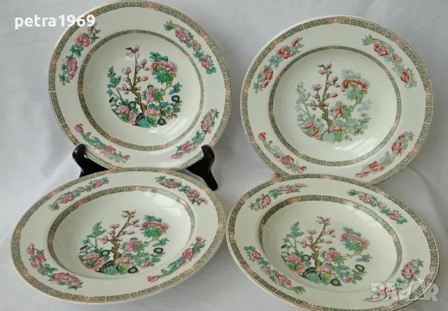 Порцеланови чинии с Indian Tree, различни проиводители