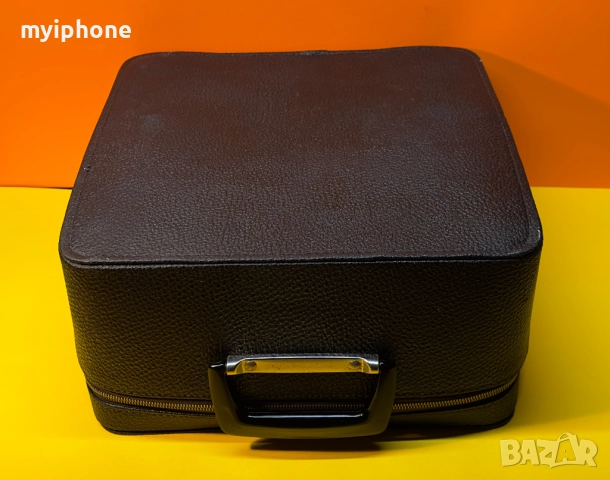 Пишеща Машина Olympia Monica  Клавиатура Qwertz Латиница Топ Състояние Обслужена 1969 година !, снимка 8 - Антикварни и старинни предмети - 52398268