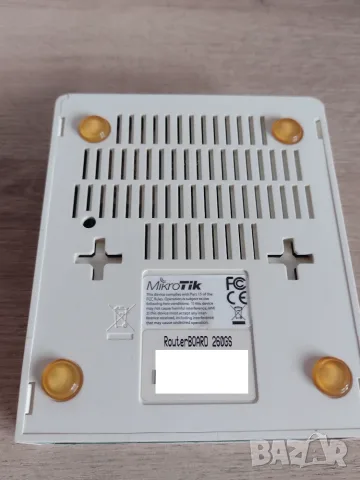 2 броя Mikrotik RB260GS, снимка 4 - Рутери - 56104862