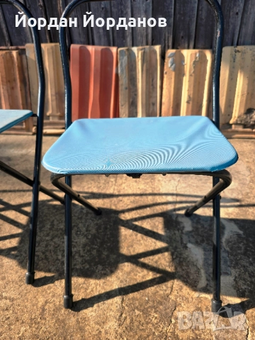 Продавам сгъваеми столчета