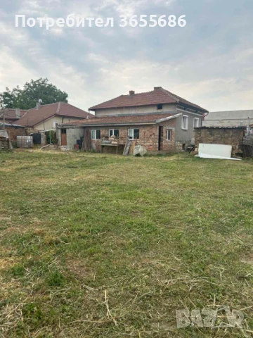 Продава се къща на центъра на две могили, снимка 10 - Къщи - 51012420