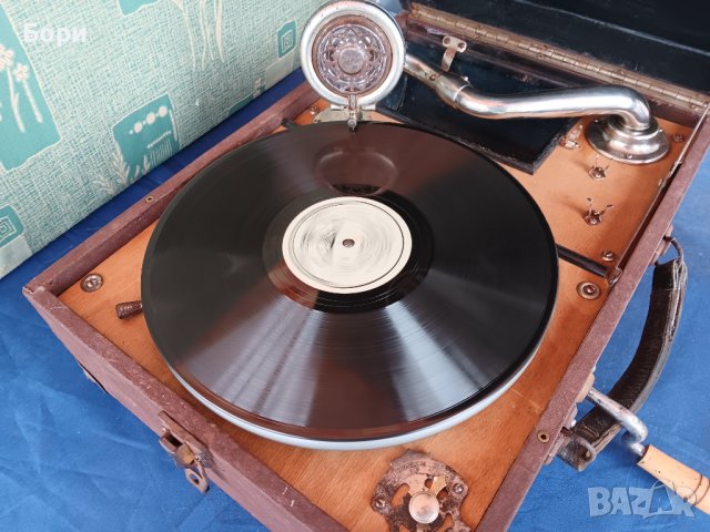 Стар грамофон с манивела, снимка 7 - Грамофони - 44394563