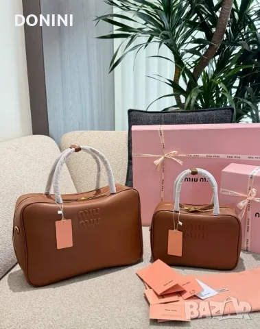 Miu Miu Дамска чанта дамска чанта, кожа, снимка 2 - Чанти - 55901942